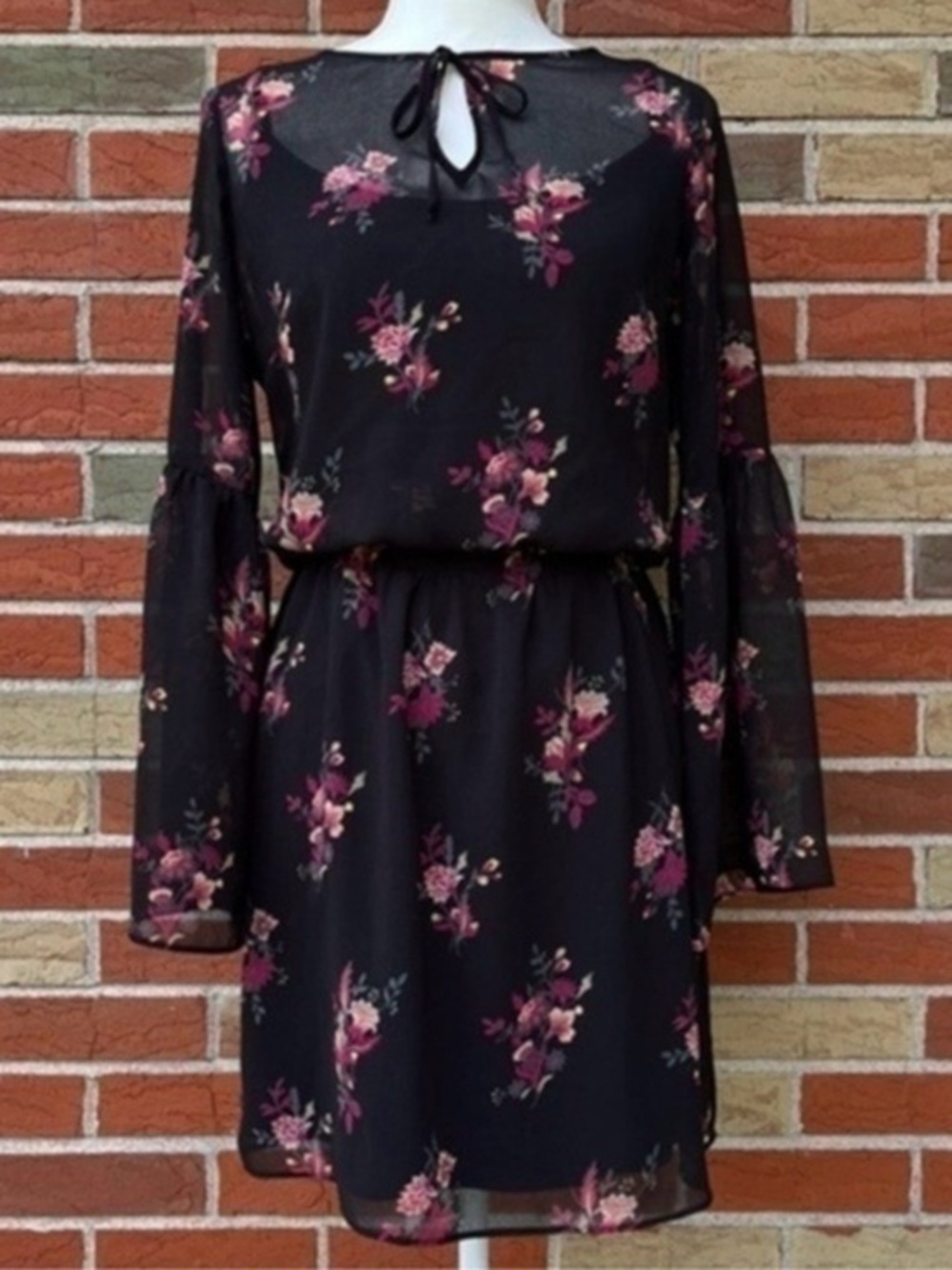 White House Black Market Floral Print Black Multicolor Long Bell Sleeve Dress 👗